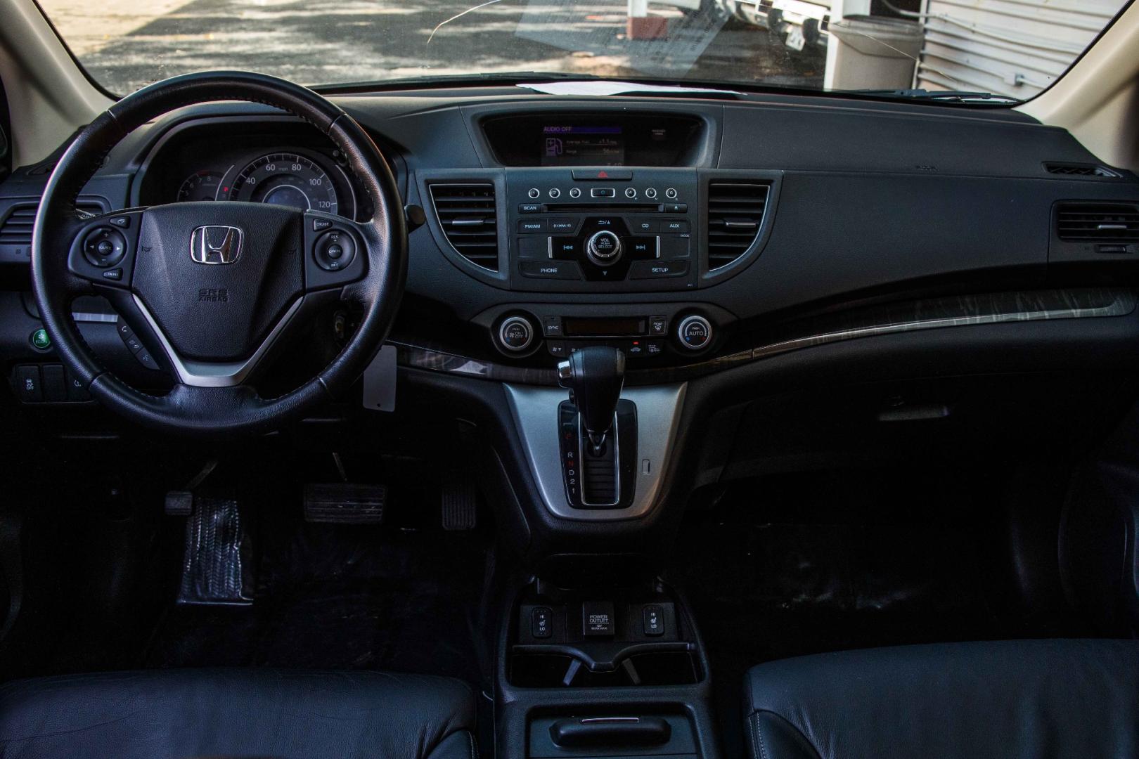 2014 SILVER HONDA CR-V EX-L 2WD 5-Speed AT (2HKRM3H70EH) with an 2.4L L4 DOHC 16V engine, 5-SPEED AUTOMATIC transmission, located at 420 E. Kingsbury St., Seguin, TX, 78155, (830) 401-0495, 29.581060, -97.961647 - Photo#17